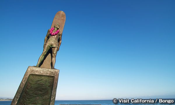 サーファーの像 | Around-USA